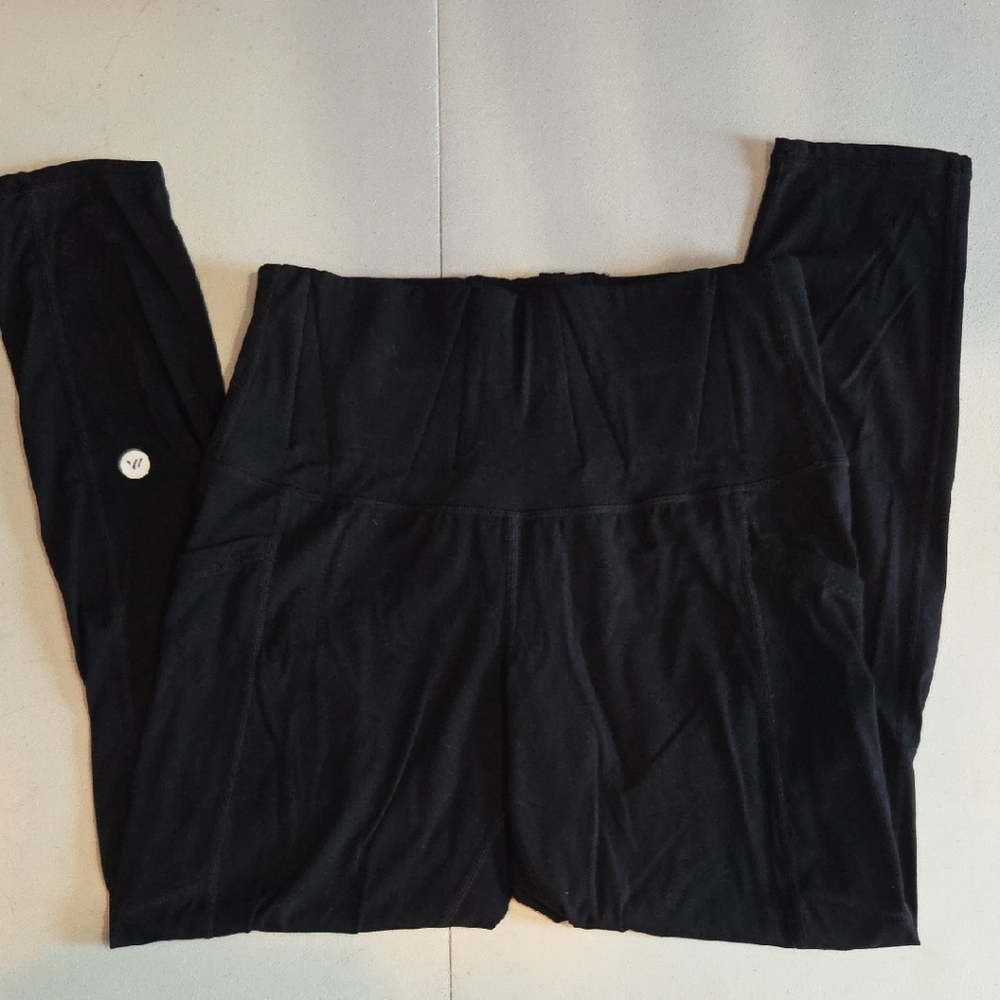 Sleek Black High-Waist Leggings